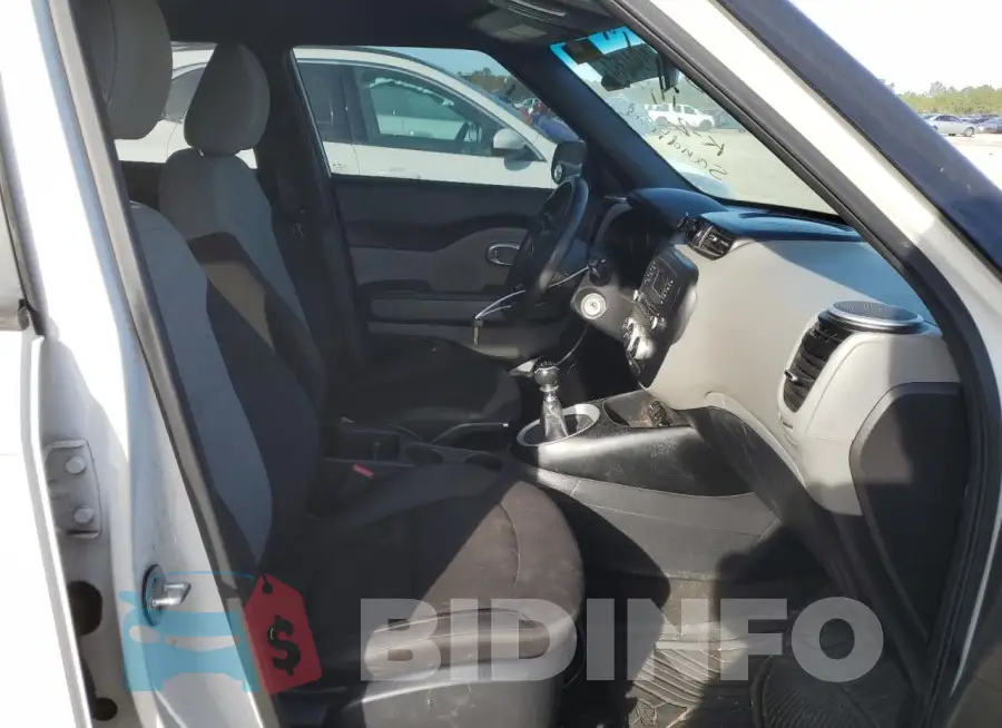 KNDJN2A2XF7230419 Photo# 5