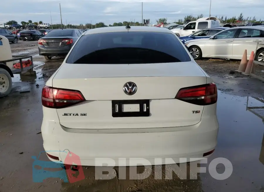 3VWB67AJ5HM299899 Photo# 6