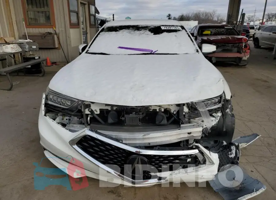 19UUB1F36JA010726 Photo# 5