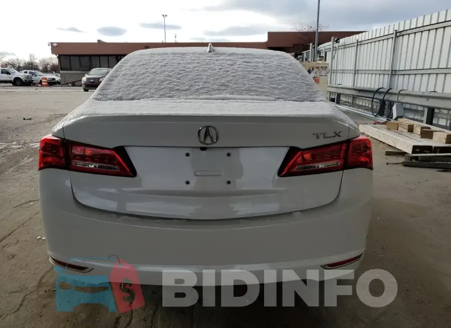 19UUB1F36JA010726 Photo# 6
