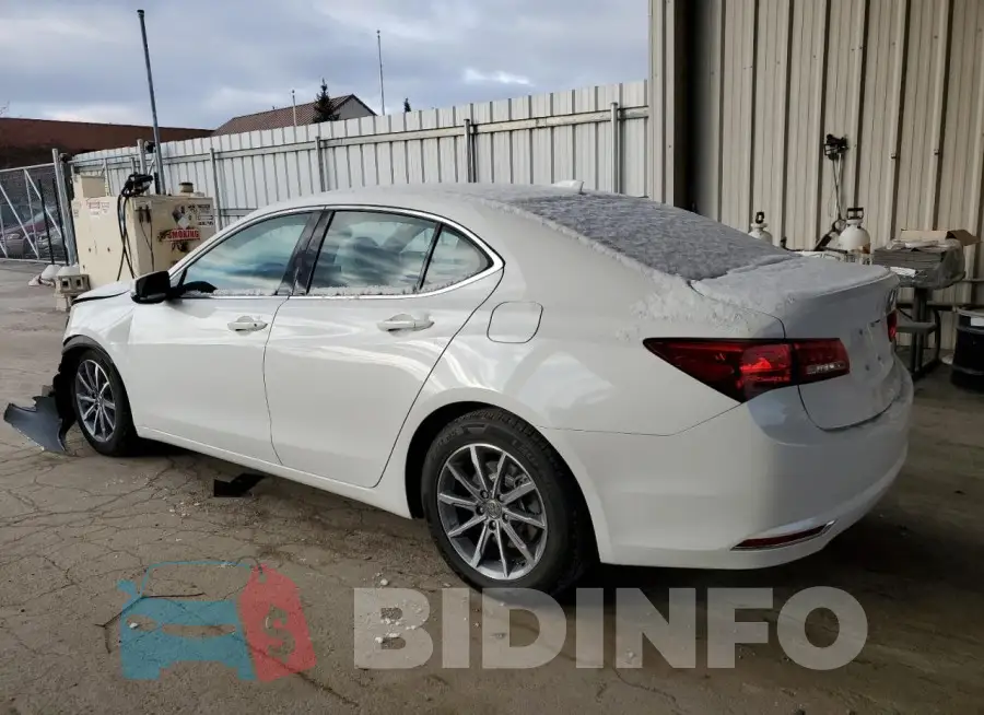 19UUB1F36JA010726 Photo# 2