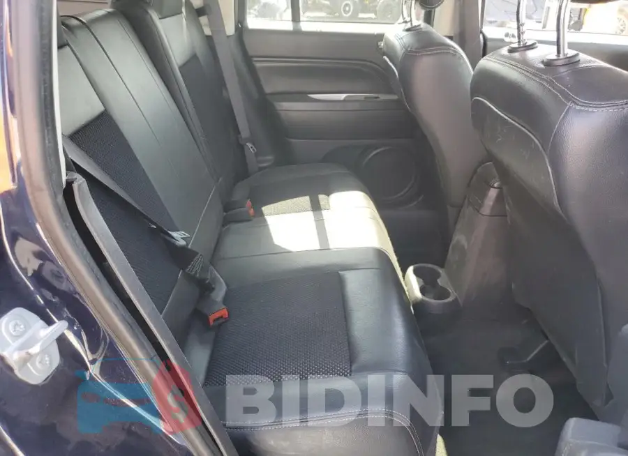 1C4NJDEB7HD208983 Photo# 10