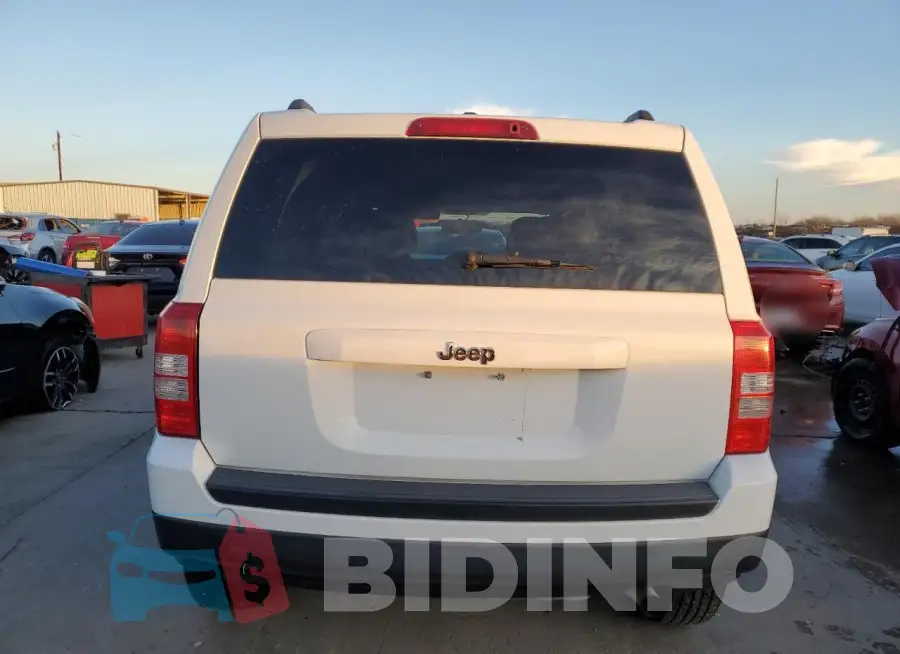 1C4NJPBAXGD693177 Photo# 6