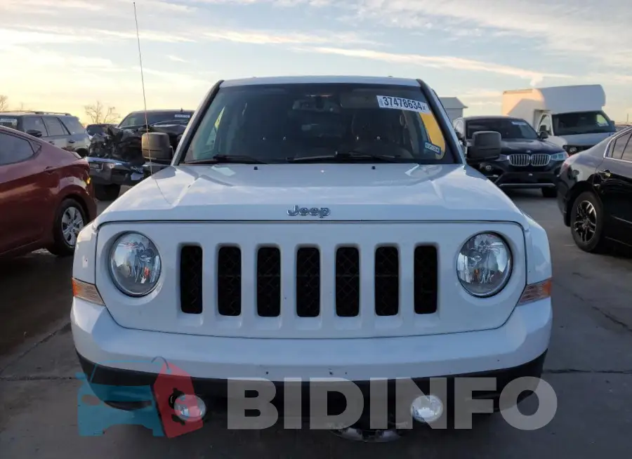 1C4NJPBAXGD693177 Photo# 5