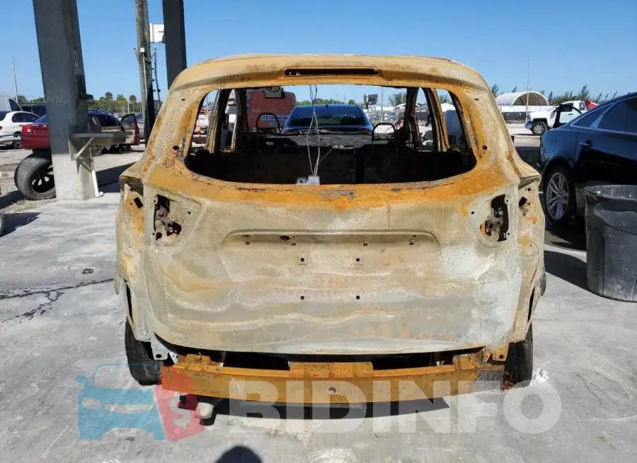1FADP5CU1FL113879 Photo# 6