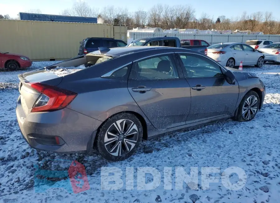 19XFC1F32HE002554 Photo# 3