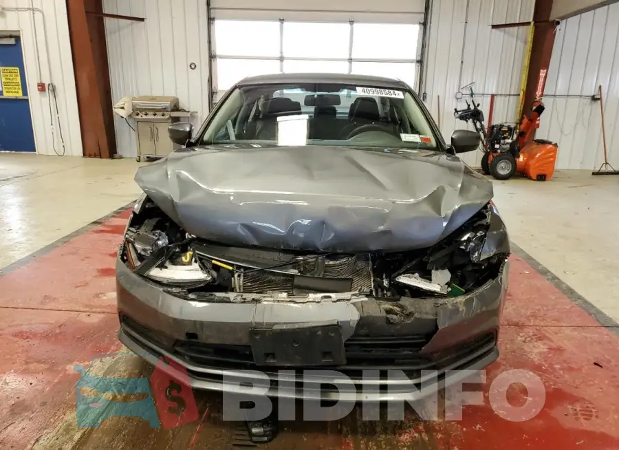 3VW2B7AJ8HM384358 Photo# 5