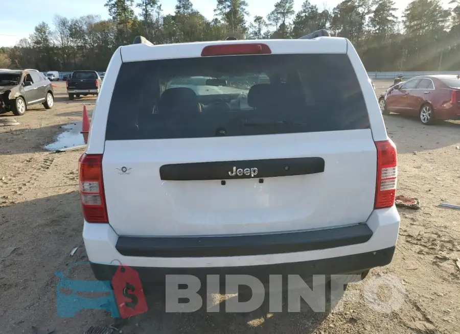 1C4NJPBAXGD659563 Photo# 6