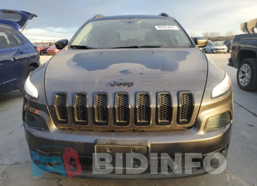 1C4PJLCB2JD620255 Photo# 5