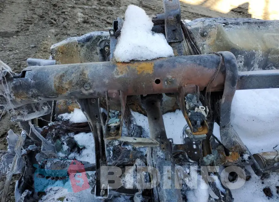1FTMF1E8XGKF74575 Photo# 9