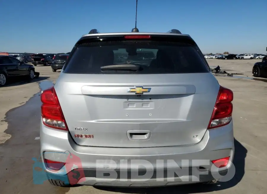 3GNCJLSB4LL329826 Photo# 6