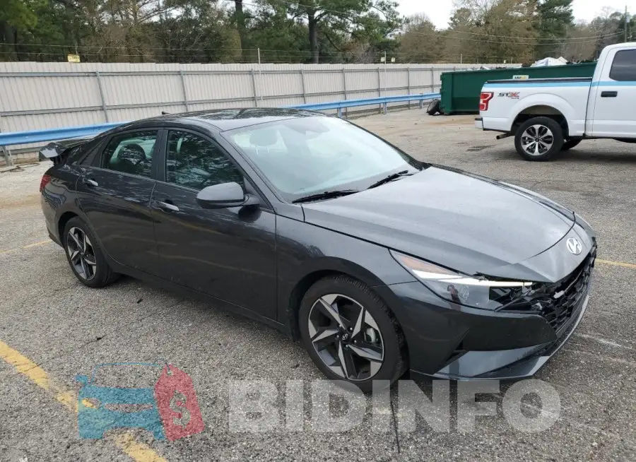 5NPLS4AG1PH109817 Photo# 4