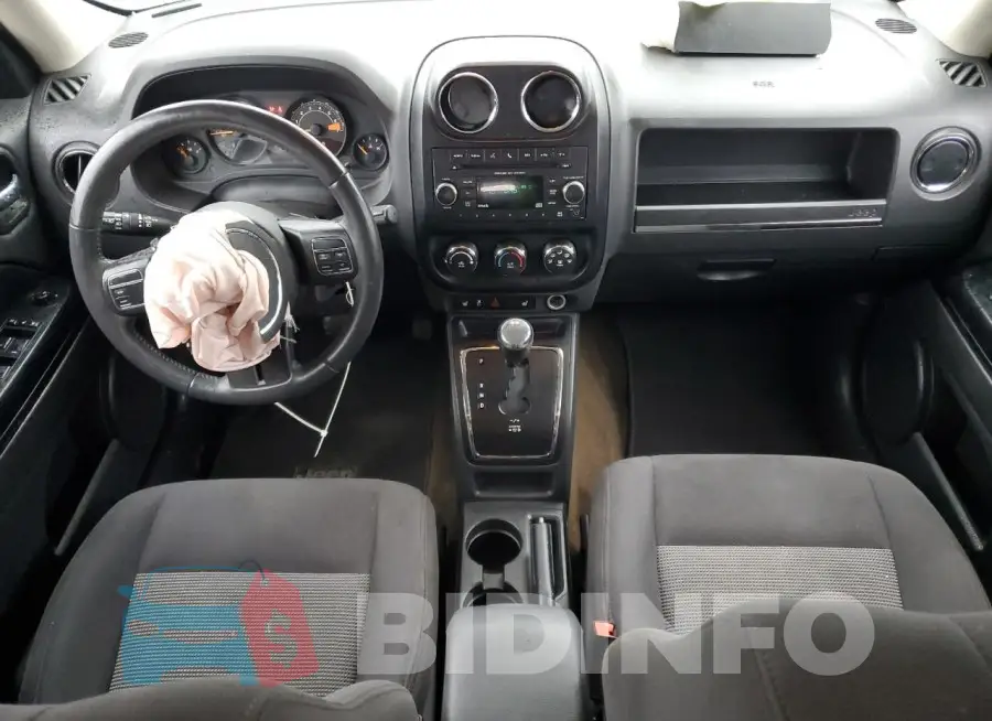 1C4NJPFB2HD184382 Photo# 8
