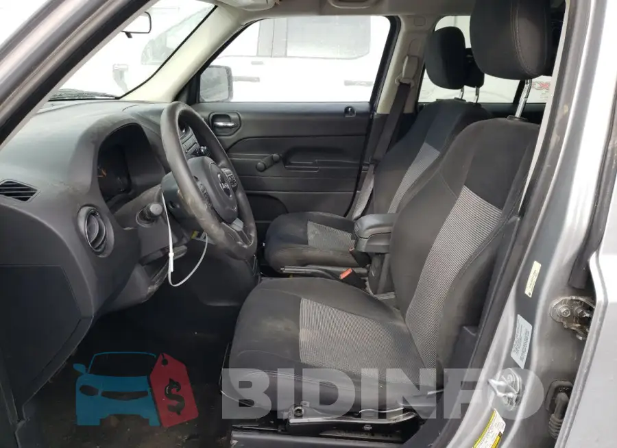 1C4NJRBB2FD183604 Photo# 7