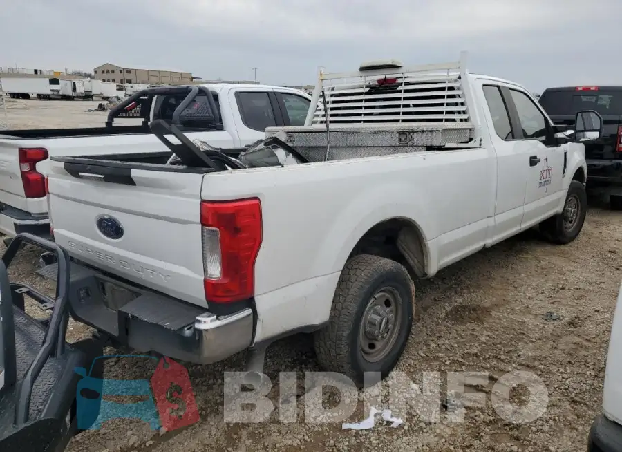 1FT7X2A65HEC68033 Photo# 3