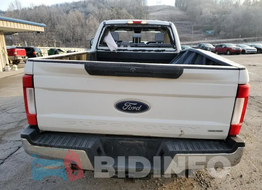 1FT7X3B62KEF21126 Photo# 6