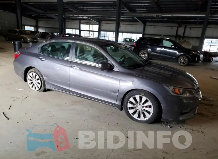 1HGCR2F86FA150887 Photo# 4