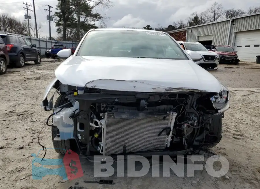 3KPC24A6XNE176182 Photo# 5