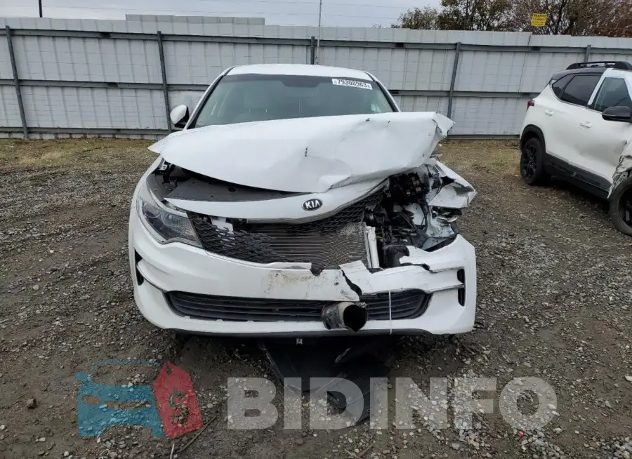 5XXGT4L39JG181733 Photo# 5