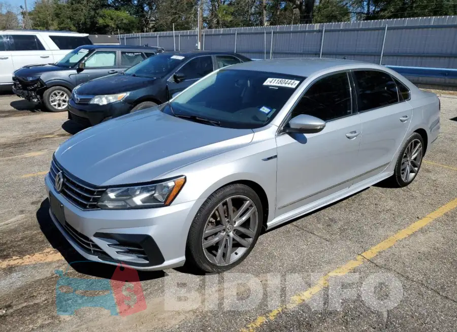 1VWDT7A33HC036248 Photo# 1