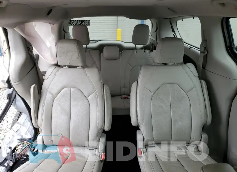 2C4RC1EG4JR139632 Photo# 10