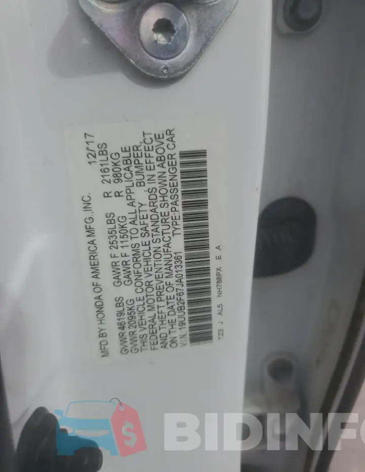 19UUB2F67JA013361 Photo# 12