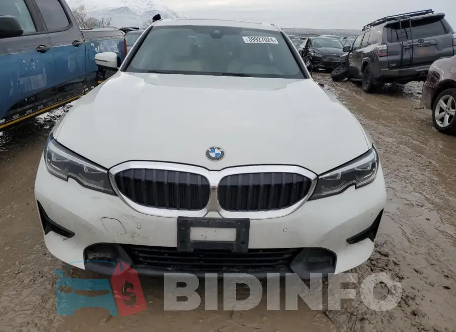 3MW5R7J51K8A26496 Photo# 5
