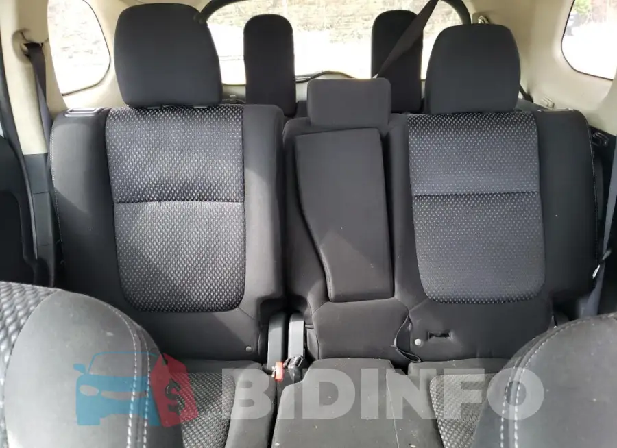 JA4AD3A35JZ040388 Photo# 10