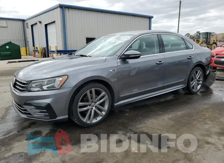1VWDT7A3XHC004039 Photo# 1