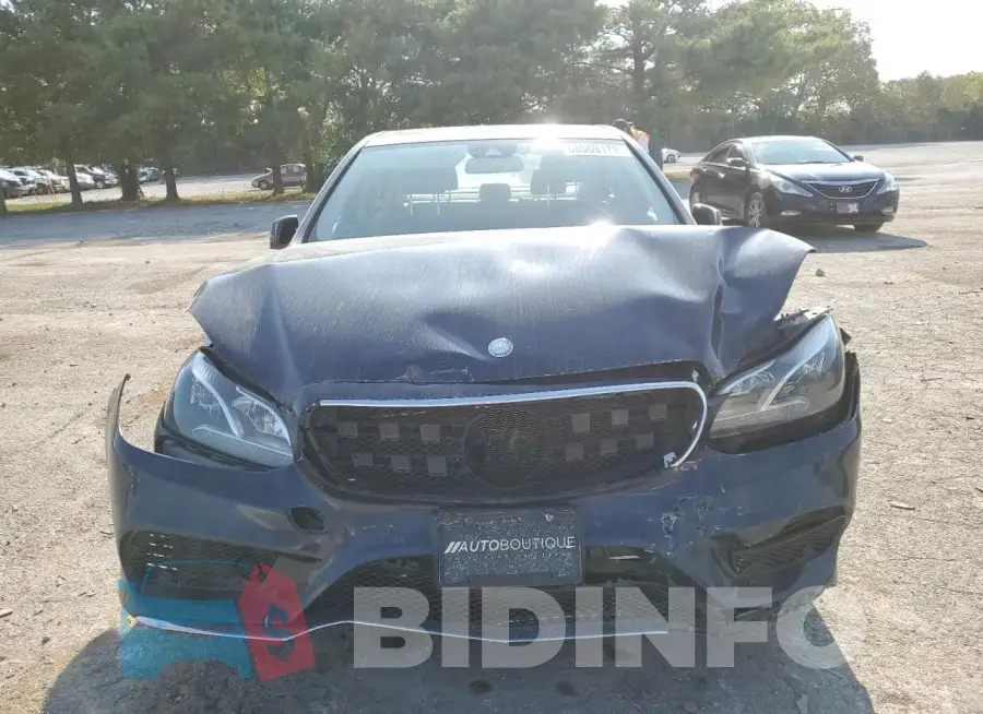 WDDHF8JB5FB105538 Photo# 5