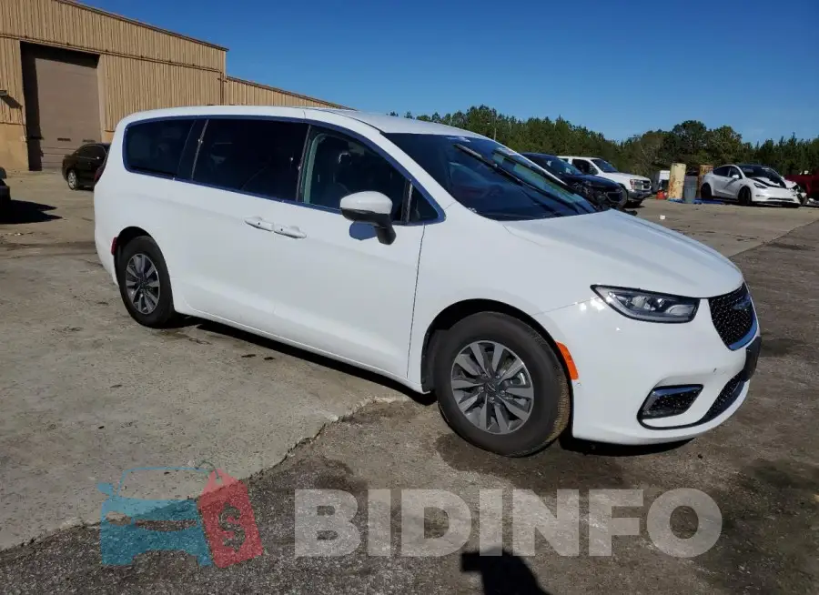 2C4RC1L76PR584143 Photo# 4