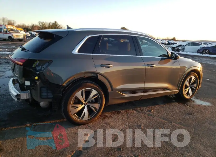 WA15AAGE6RB014118 Photo# 3