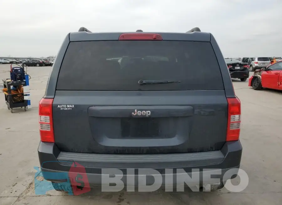 1C4NJPBB3FD358737 Photo# 6