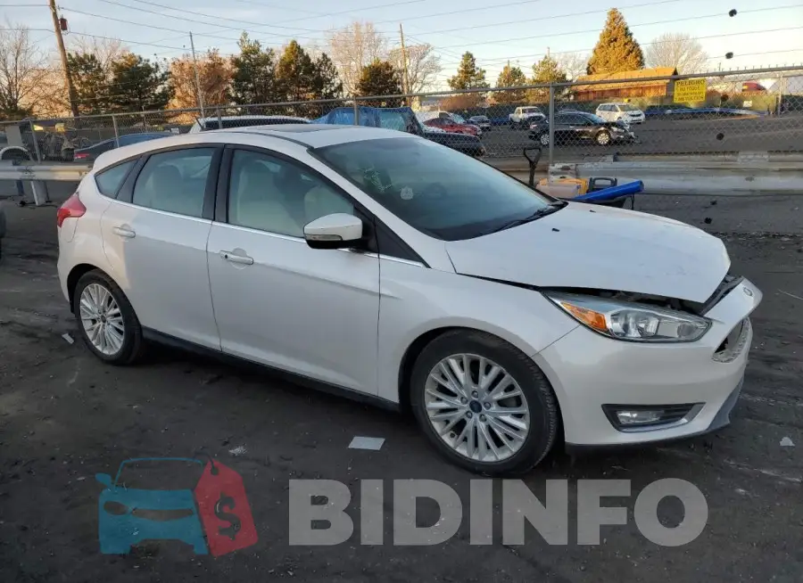 1FADP3N21GL299411 Photo# 4