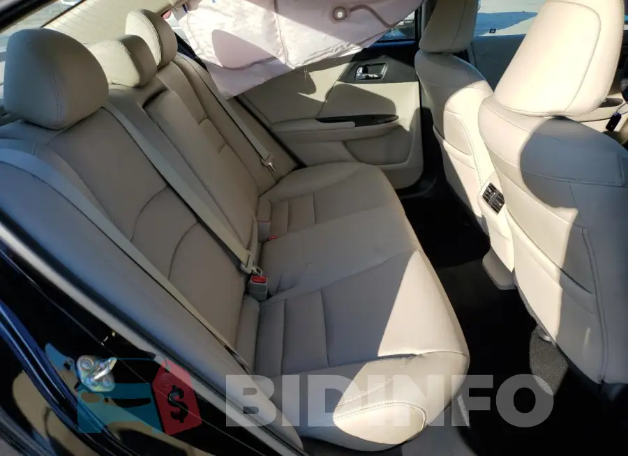 1HGCR2F85HA168672 Photo# 10