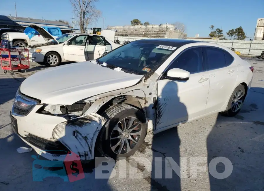 19UUB1F35FA028562 Photo# 1