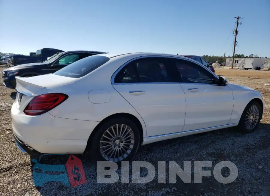 55SWF4JB8GU129758 Photo# 3
