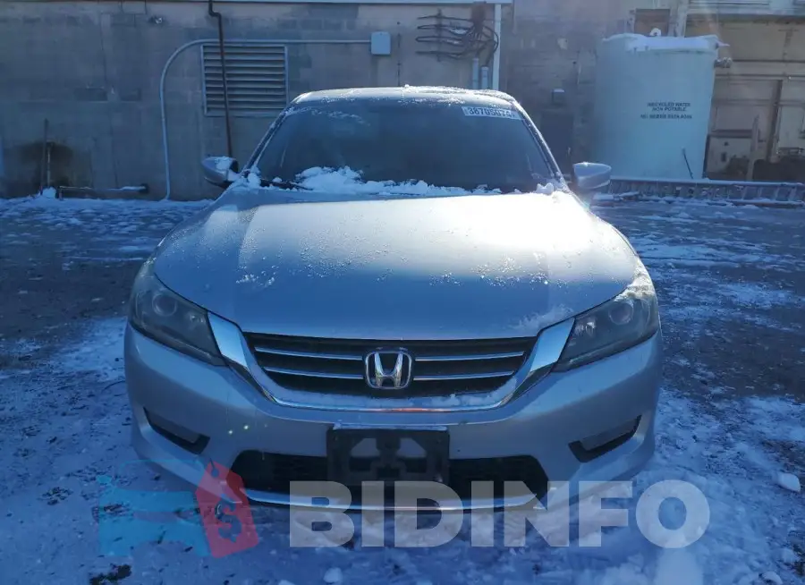 1HGCR2F52FA159334 Photo# 5