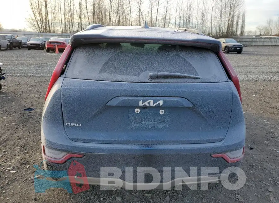 KNDCT3L1XP5022188 Photo# 6