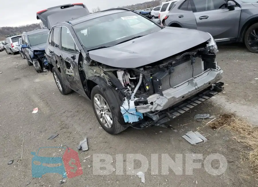 2T3A1RFV2MW244288 Photo# 4