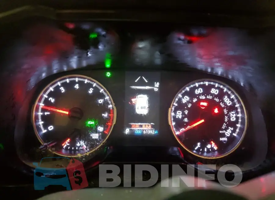 2T3P1RFV4KC041864 Photo# 9