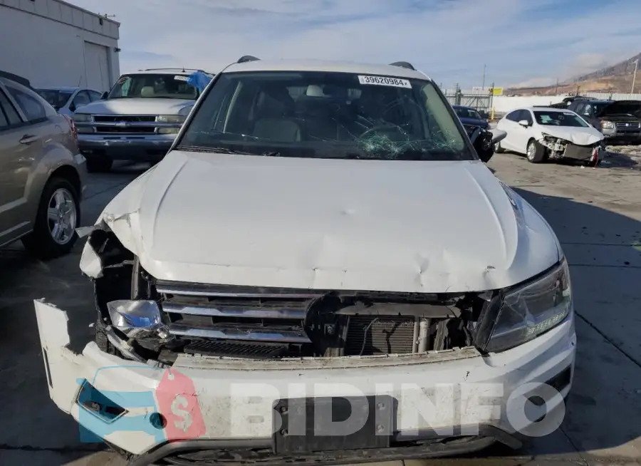 3VV3B7AX2LM181519 Photo# 5