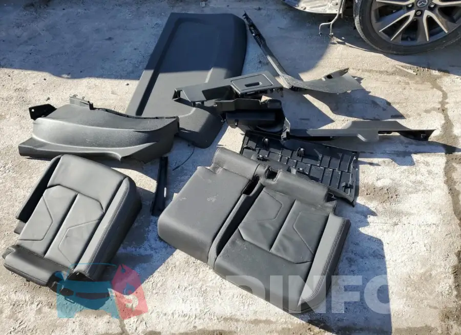 WA1DECF32L1102589 Photo# 12