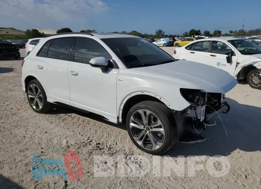WA1EECF37M1024137 Photo# 4