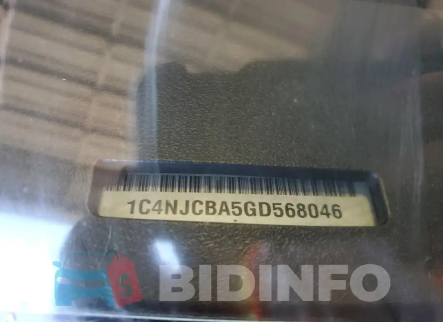 1C4NJCBA5GD568046 Photo# 14