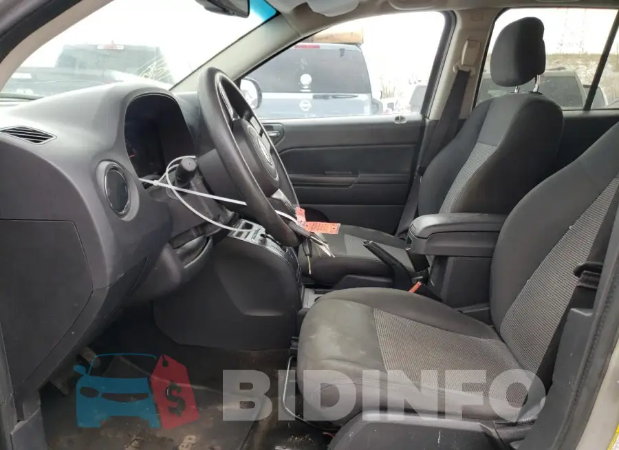 1C4NJDBBXGD566534 Photo# 7