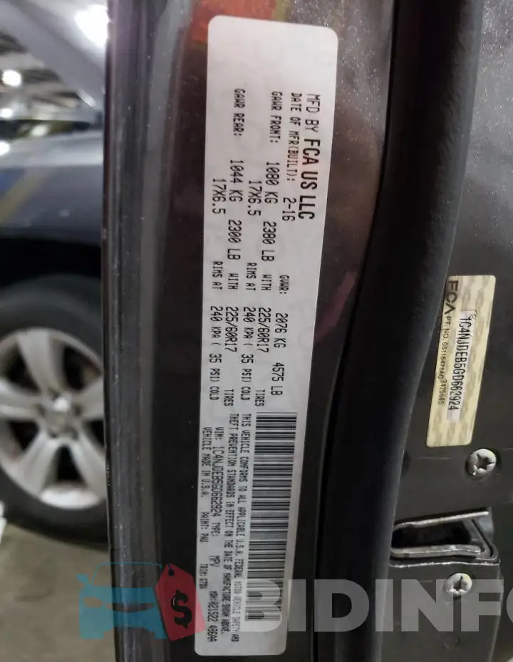 1C4NJDEB5GD662924 Photo# 12