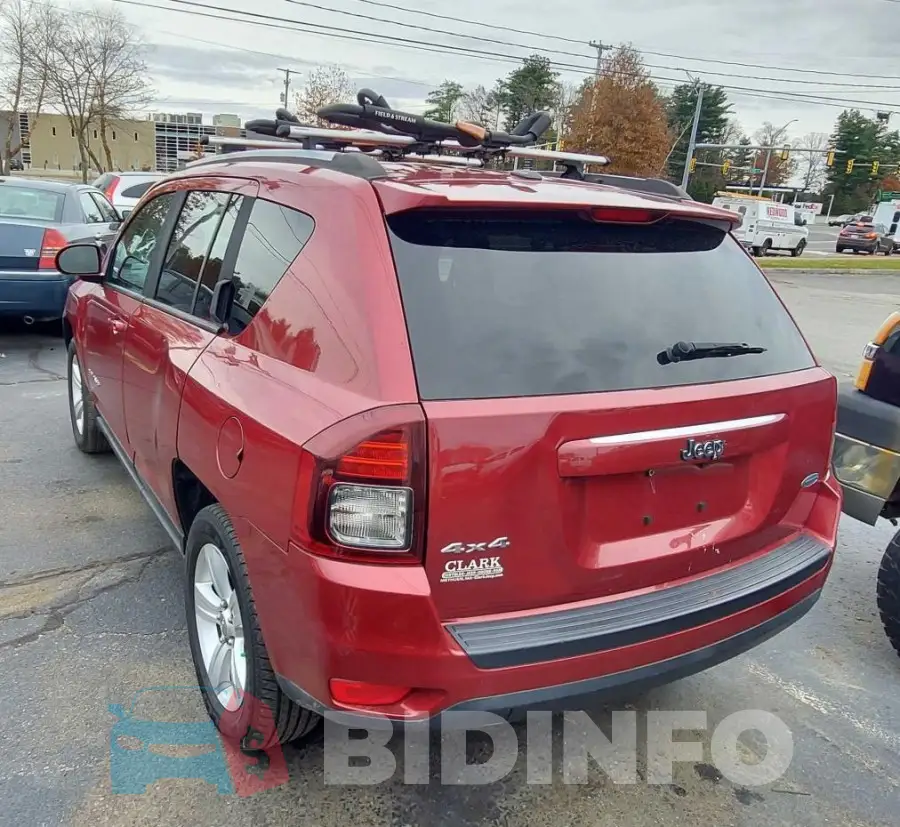 1C4NJDEB8FD284094 Photo# 3