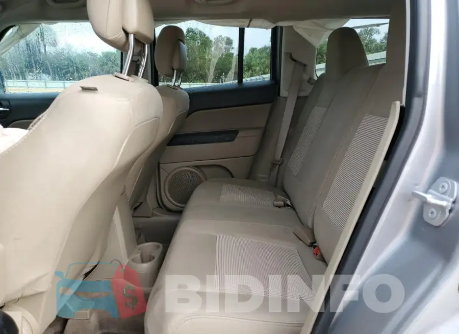 1C4NJPBB9GD507332 Photo# 10