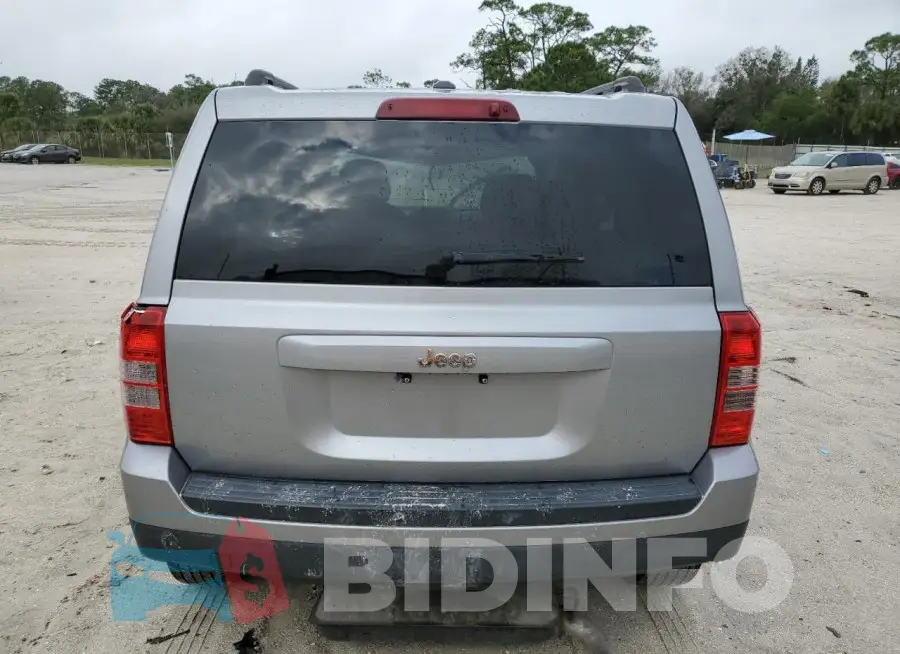 1C4NJPBB9GD507332 Photo# 6